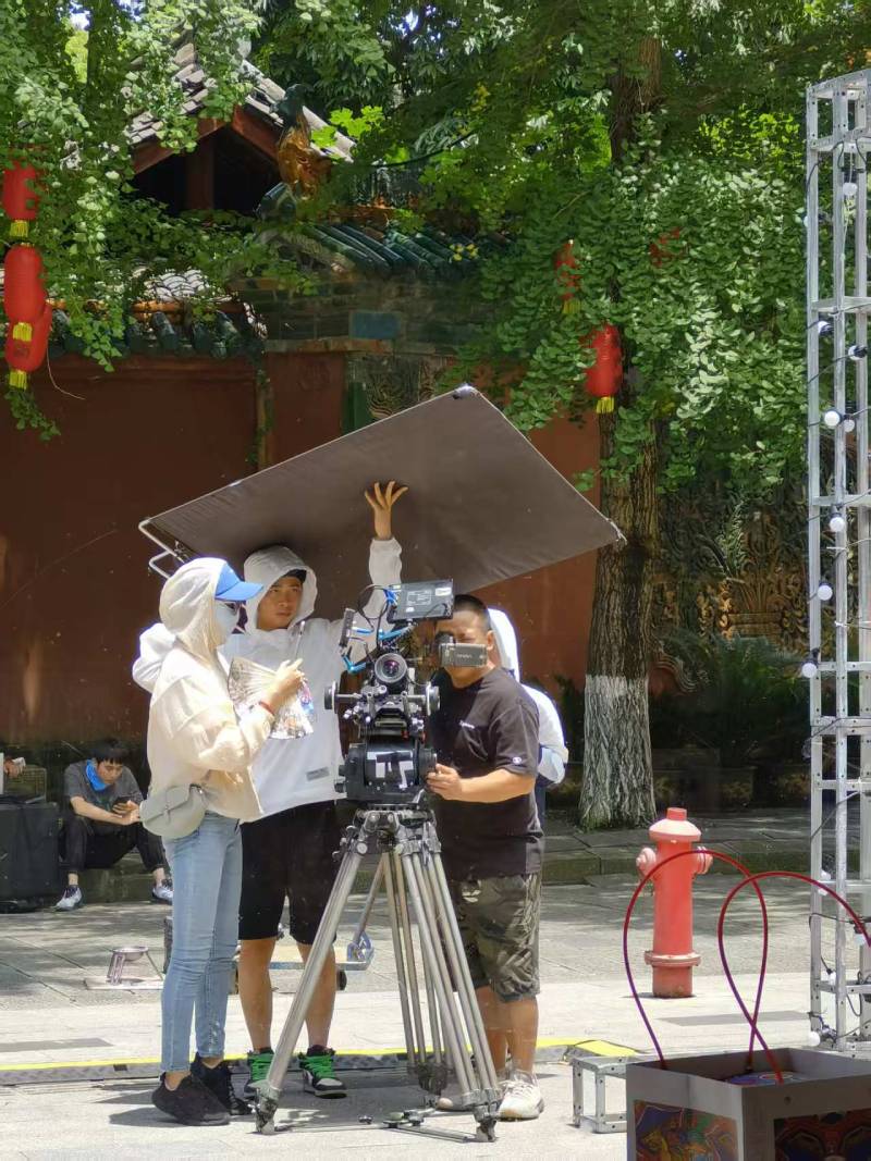 瑞丽市TVC拍摄公司：资深团队坐镇，打造现象级广告作品的幕后推手